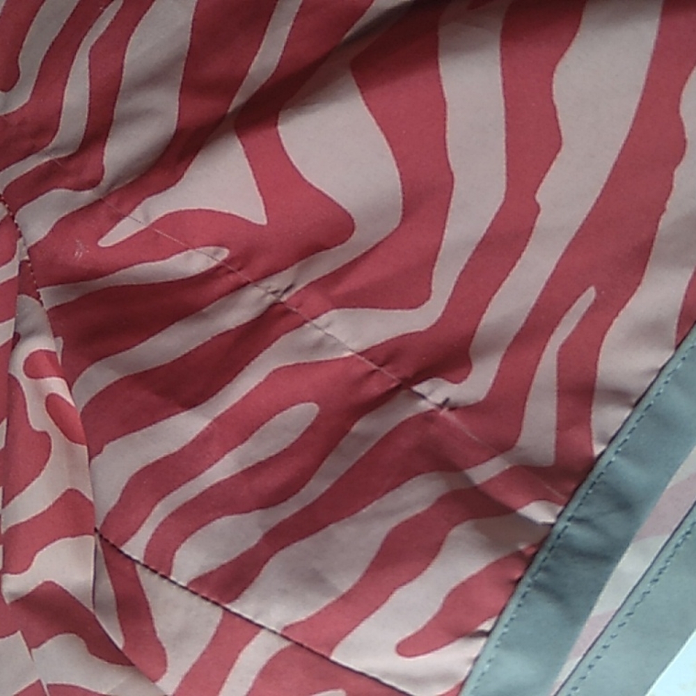 Girls LG (10-12) swim shorts - Picture 3 of 10